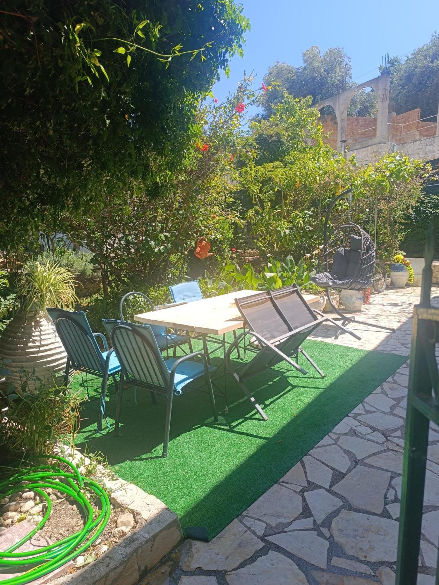 Apartment Garden *